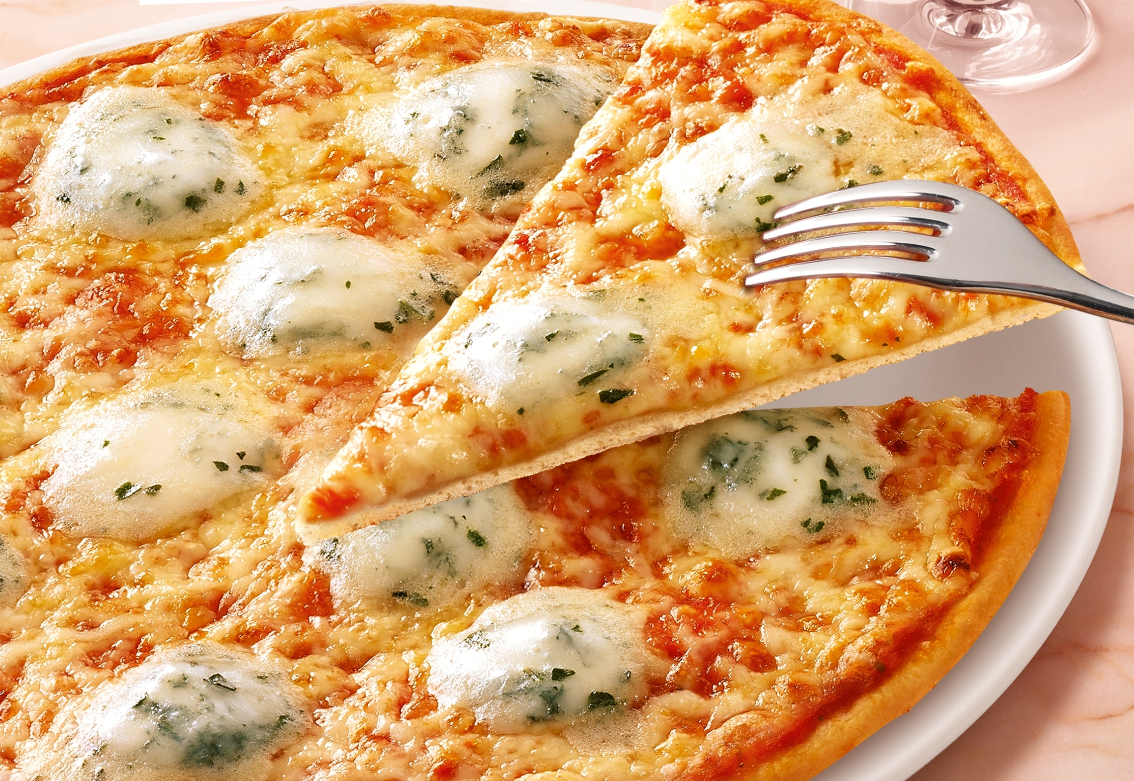 Ristorante pizza Quattro formaggi Vrieskoop